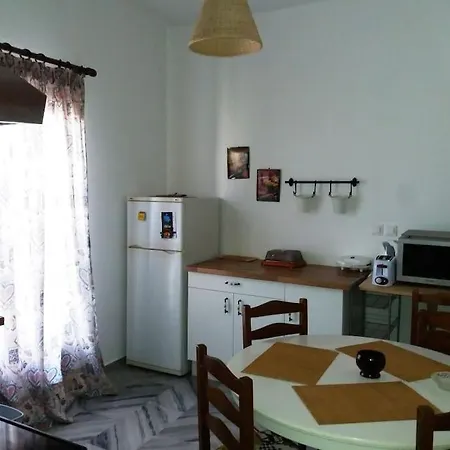 Antonis House By The Sea Apartment *